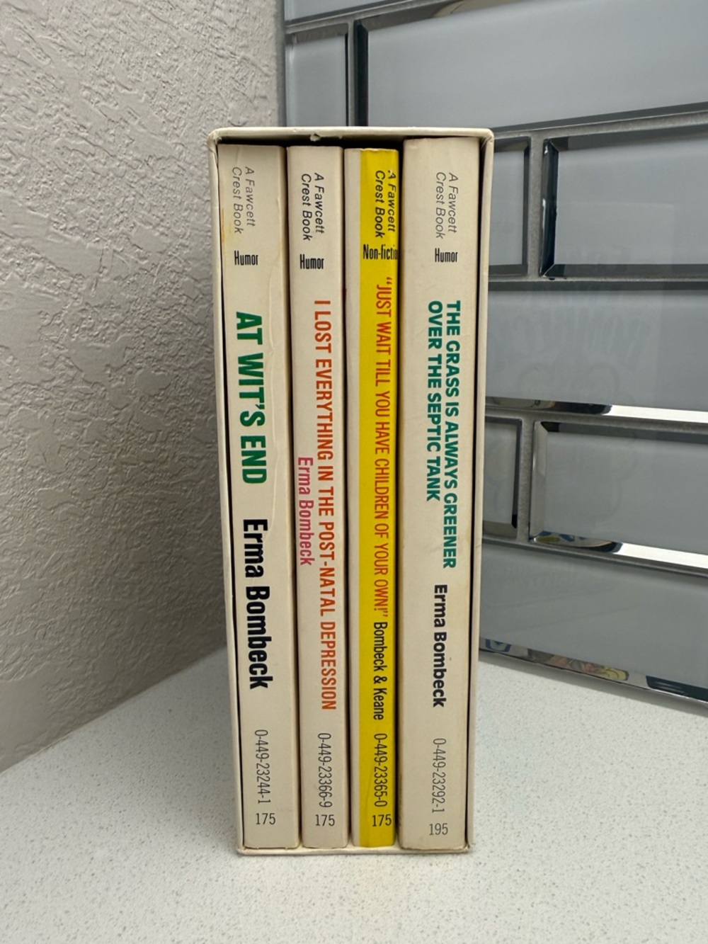 Vintage Set of 4 Erma Bombeck Books Four Hilarious Bestsellers Humor 60s 70s - Picture 3 of 12